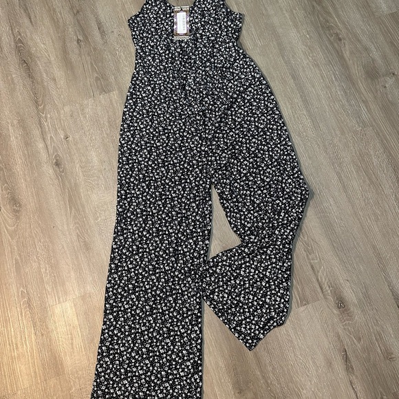 NWT MATERNITY BUNDLE: Polka Dot Dress & Black and White Romper 6 👑 - Picture 4 of 7